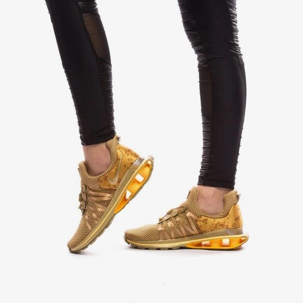 Nike Shox Gravity Metallic Gold Floral Running Shoes AQ8554-700 Womens 7.5 NEW